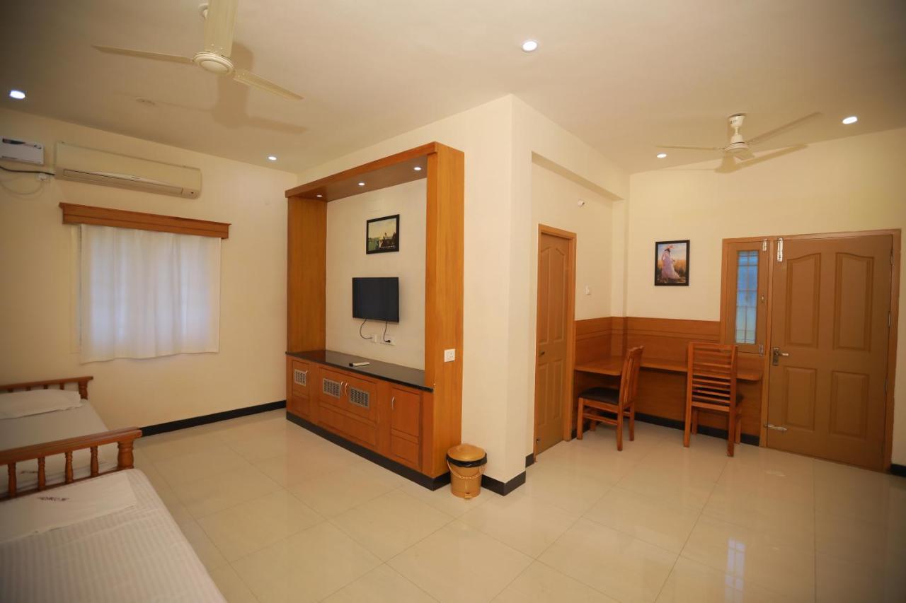 Jmj Comfort Hotel Salem Exterior photo