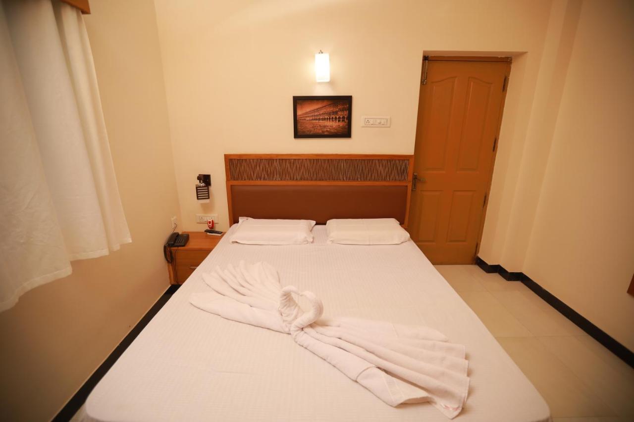 Jmj Comfort Hotel Salem Exterior photo