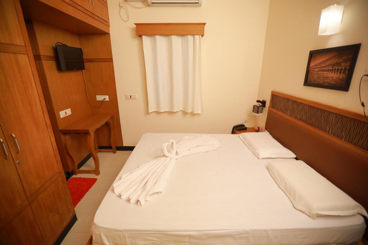 Jmj Comfort Hotel Salem Exterior photo