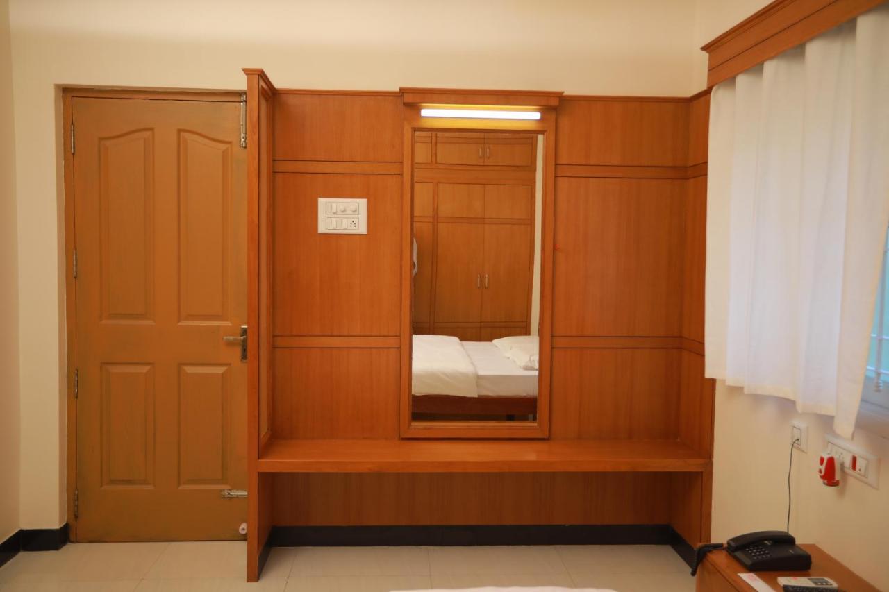 Jmj Comfort Hotel Salem Exterior photo